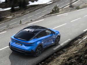 Nieuwe Alpine A390 (2025) wil Porsche Macan te lijf