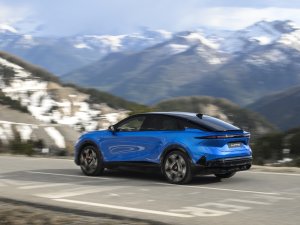 Nieuwe Alpine A390 (2025) wil Porsche Macan te lijf