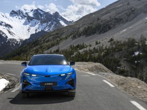 Nieuwe Alpine A390 (2025) wil Porsche Macan te lijf