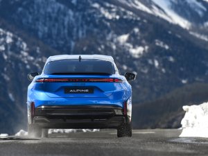 Nieuwe Alpine A390 (2025) wil Porsche Macan te lijf