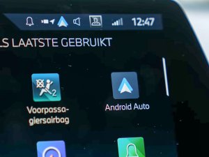 Heb je een van deze telefoons, dan werkt Android Auto in je auto straks niet meer