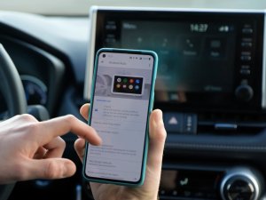 Heb je een van deze telefoons, dan werkt Android Auto in je auto straks niet meer