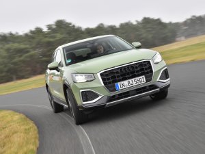 TEST Audi Q2, Kia Stonic, Renault Captur, Volkswagen T-Cross: hoe een strenge meesteres rijplezier kan verpesten