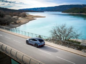 Test Nissan Ariya Nismo (2025): transformer