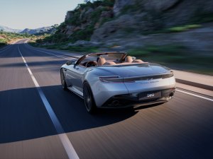 Test Aston Martin DB12 Volante: kick van open rijden bijna niet in woorden uit te drukken