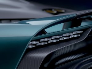 Aston Martin Valhalla (2021): in de zevende hemel