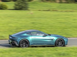 TEST Aston Martin Vantage: rijden met nazaat van snelste auto ter wereld