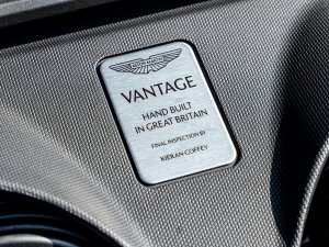 TEST Aston Martin Vantage: rijden met nazaat van snelste auto ter wereld