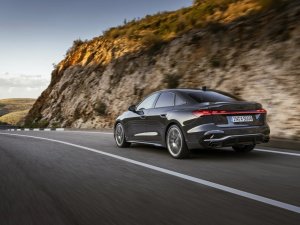 Audi laat petrolheads nog bijna 10 jaar (maar daarna is het afgelopen)