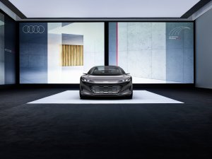 In de Audi Grandsphere wordt reizen een 'experience'. Wat dat ook mag betekenen ...