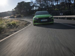 Vernieuwde Audi RS 3 (2024) kost 21.598 euro per cilinder