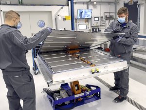 Jij wacht op een goedkope EV met solid state batterij? Dan kun je lang wachten