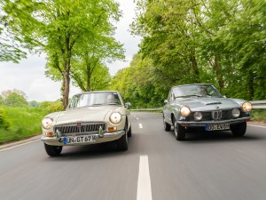 Classic Cars Magazine - Baas van de autobahn in de Alpina B10 Bi-Turbo