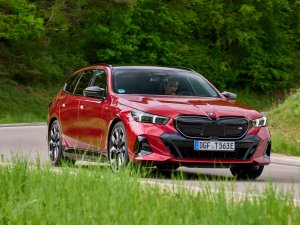 Laat je niet foppen door deze EV-test met rooskleurige bereikcijfers