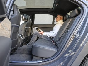 TEST - Waarom de BMW i7 het ultieme genotsmiddel voor luxepoezen is