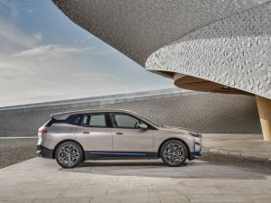 Elektrische BMW iX (2021) gaat op Tesla-jacht