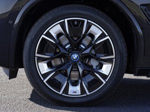 BMW jokt over facelift! Zo 'geheel nieuw' is de elektrische BMW iX3 niet