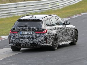 In de nieuwe BMW M3 Touring moet je geen breekbare spullen meenemen