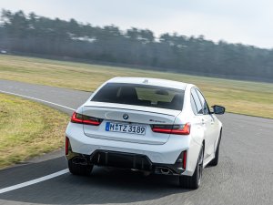 TEST BMW M340d Xdrive maakt gehakt van Nio ET5, maar valt op één punt door de mand