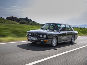 1985: het jaar van de laatste echte Alfa, de boter-Fiat en een supersedan van BMW