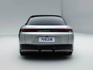 BMW en Mercedes schrikken zich een hoedje van deze nieuwe Chinese EV