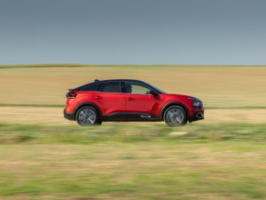 TEST - vernieuwde Citroën ë-C4 (2023) doorbreekt psychologische grens