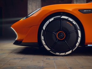 Mercedes-AMG Concept GT XX knalt heftige toekomst binnen - met vette knipoog naar vroeger