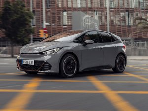 Deze premium elektrische auto is ineens goedkoper dan z’n volkse broertje – maar let op het addertje