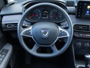 4 simpele voordelen van de Dacia Sandero die elke auto moet hebben