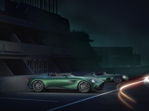 Aston Martin DBR22 is nieuw! Maar toch kennen we hem ergens van ...