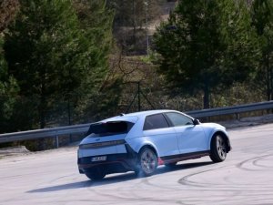 Deze stad wil kunstmatig geluid elektrische auto's verbieden