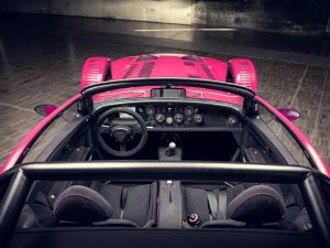 In de Donkervoort D8 GTO Individual Series loop je paars aan van angst