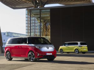 Test Volkswagen ID.Buzz LWB en GTX: zo bijten BMW-rijders zich stuk op en bestelbus