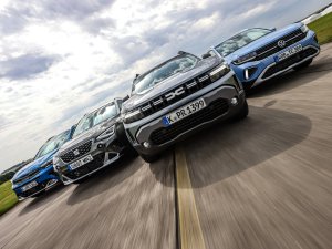 TEST- Op dit punt maakt de Dacia Duster gehakt van de Volkswagen T-Cross, Seat Arona en Kia Stonic