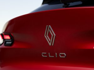 Renault Clio review (2025)