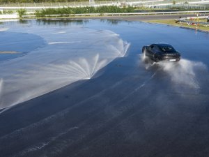 Porsche Taycan breekt het driftrecord voor elektrische auto's