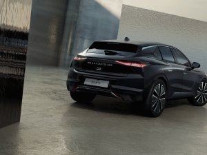 DS no 4 facelift (2025) in de schaduw van veel groter Frans nieuws