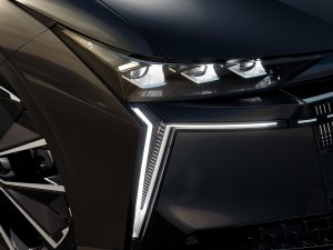DS no 4 facelift (2025) in de schaduw van veel groter Frans nieuws