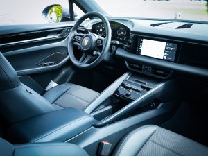 Review goedkoopste Porsche: Macan Electric RWD (2025) - 100 pk meer dan de engste Porsche ooit