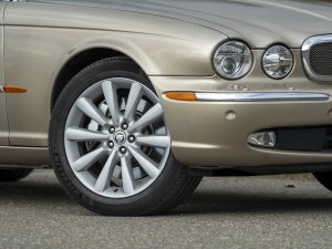 Jaguar-rijder Mathijs: "BMW is voor mij synoniem voor ellende"