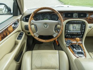Jaguar-rijder Mathijs: "BMW is voor mij synoniem voor ellende"