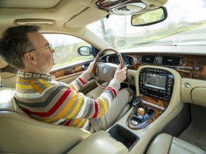 Jaguar-rijder Mathijs: "BMW is voor mij synoniem voor ellende"