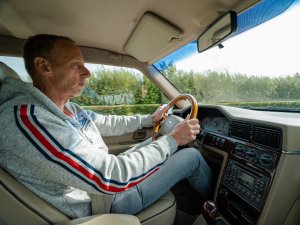 Ron over zijn Volvo 960: "In deze auto moet ik uitkijken dat ik niet vooraan in de file rijd"