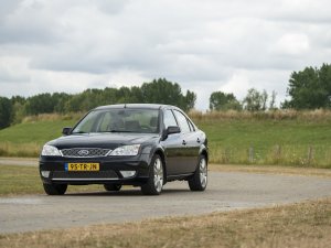 Martijn over zijn zescilinder Ford: 'Sommigen verklaren me voor gek met mijn zuipschuit'