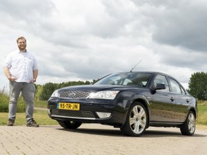 Martijn over zijn zescilinder Ford: 'Sommigen verklaren me voor gek met mijn zuipschuit'