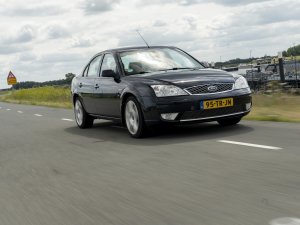 Martijn over zijn zescilinder Ford: 'Sommigen verklaren me voor gek met mijn zuipschuit'