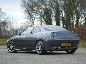 Marc heeft de snelste Fiat ooit en krijgt bewonderende blikken van Ferrari-rijders