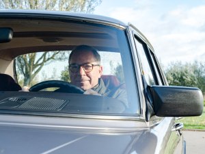 Erik over zijn Saab 900: in jaren is hij stokoud, maar hij oogt en rijdt als nieuw