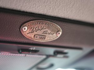 Marc heeft de snelste Fiat ooit en krijgt bewonderende blikken van Ferrari-rijders