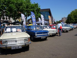 Een stad vol oude auto’s